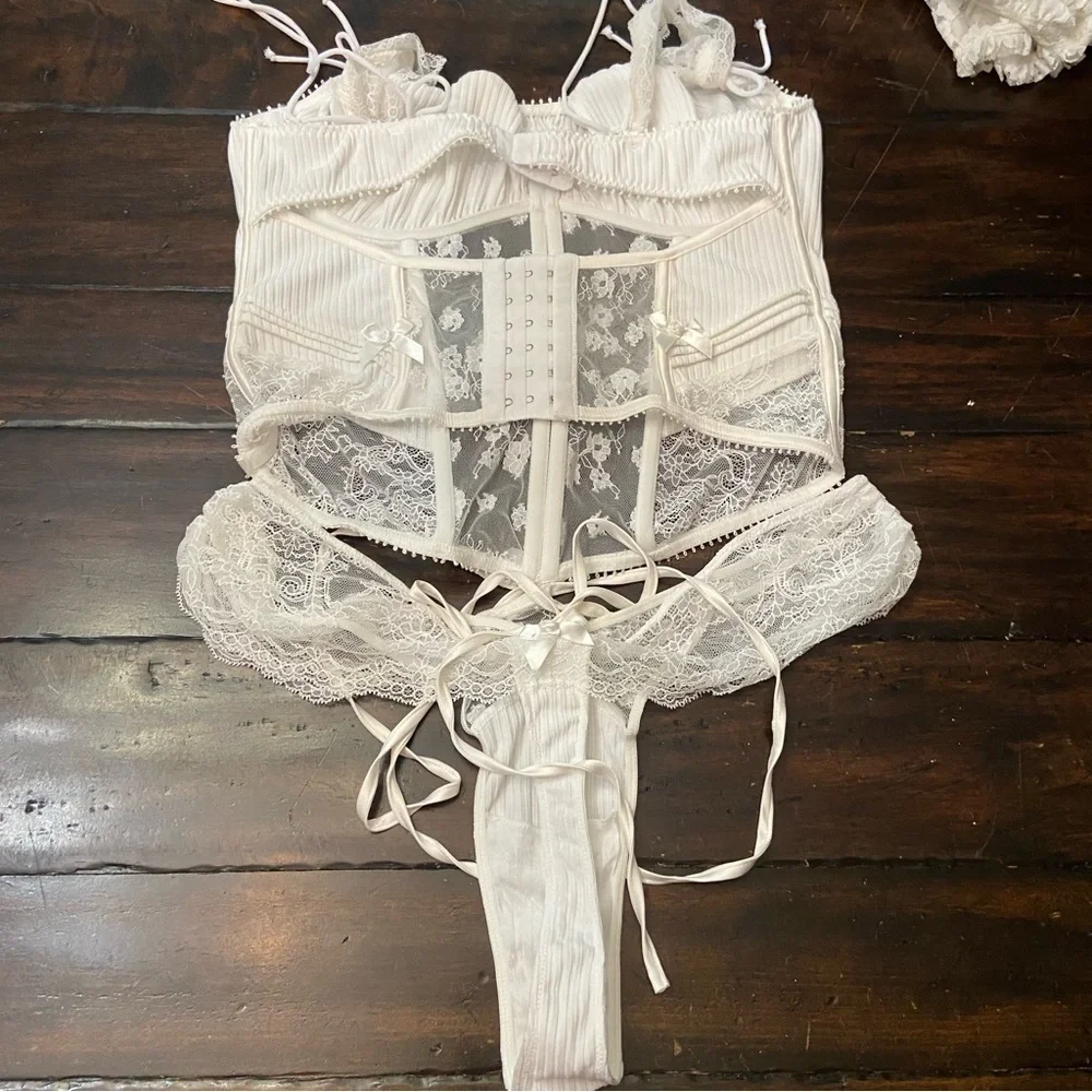 New! For love and lemons Dahlia Lingerie Set Corset & Thong 1286